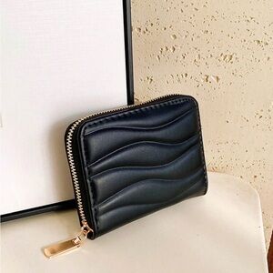 SHEIN Black Quilted Wallet